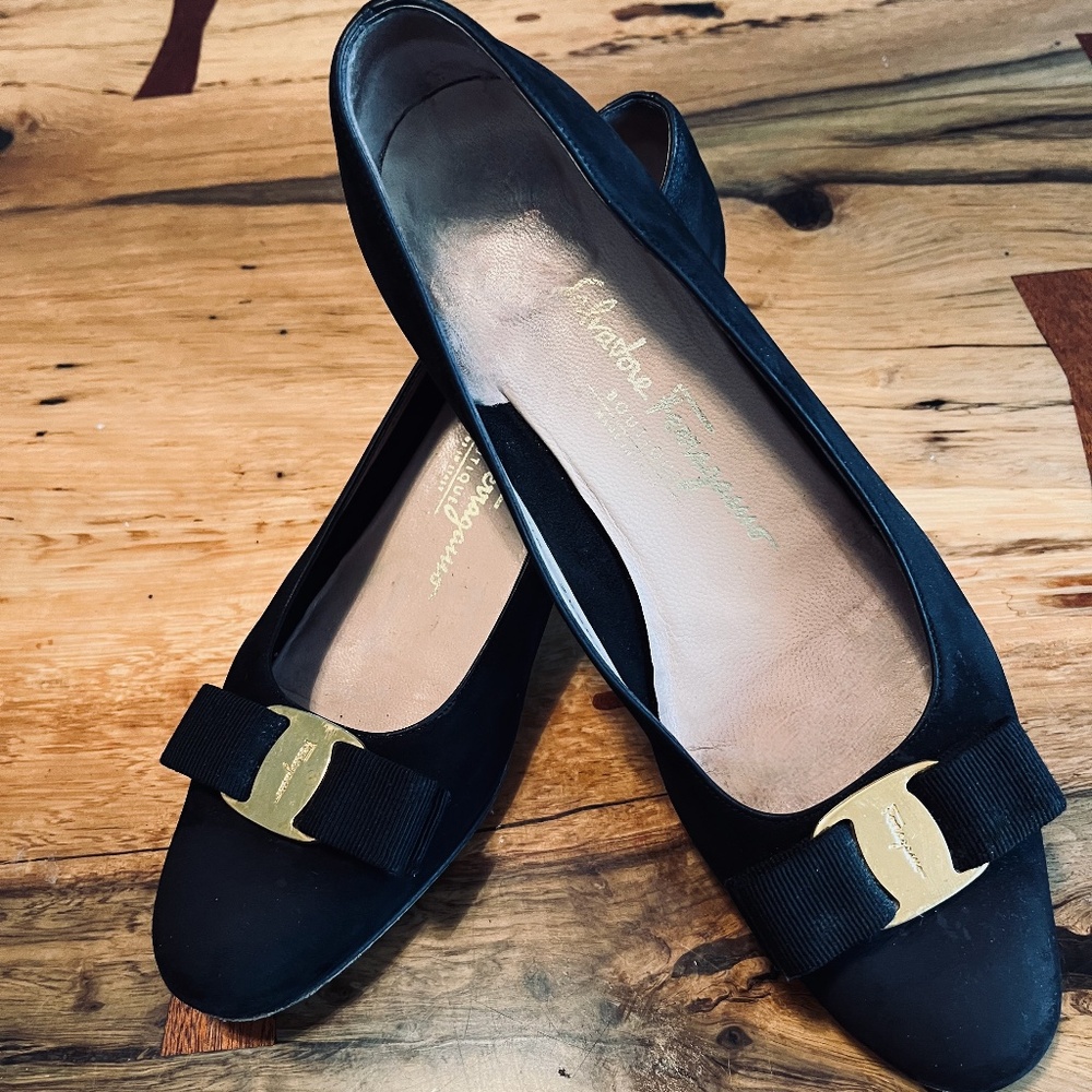 FERRAGAMO Italy-Made Vintage 338DB "Vara" Women's Black Suede Low Pumps US8.5AAA